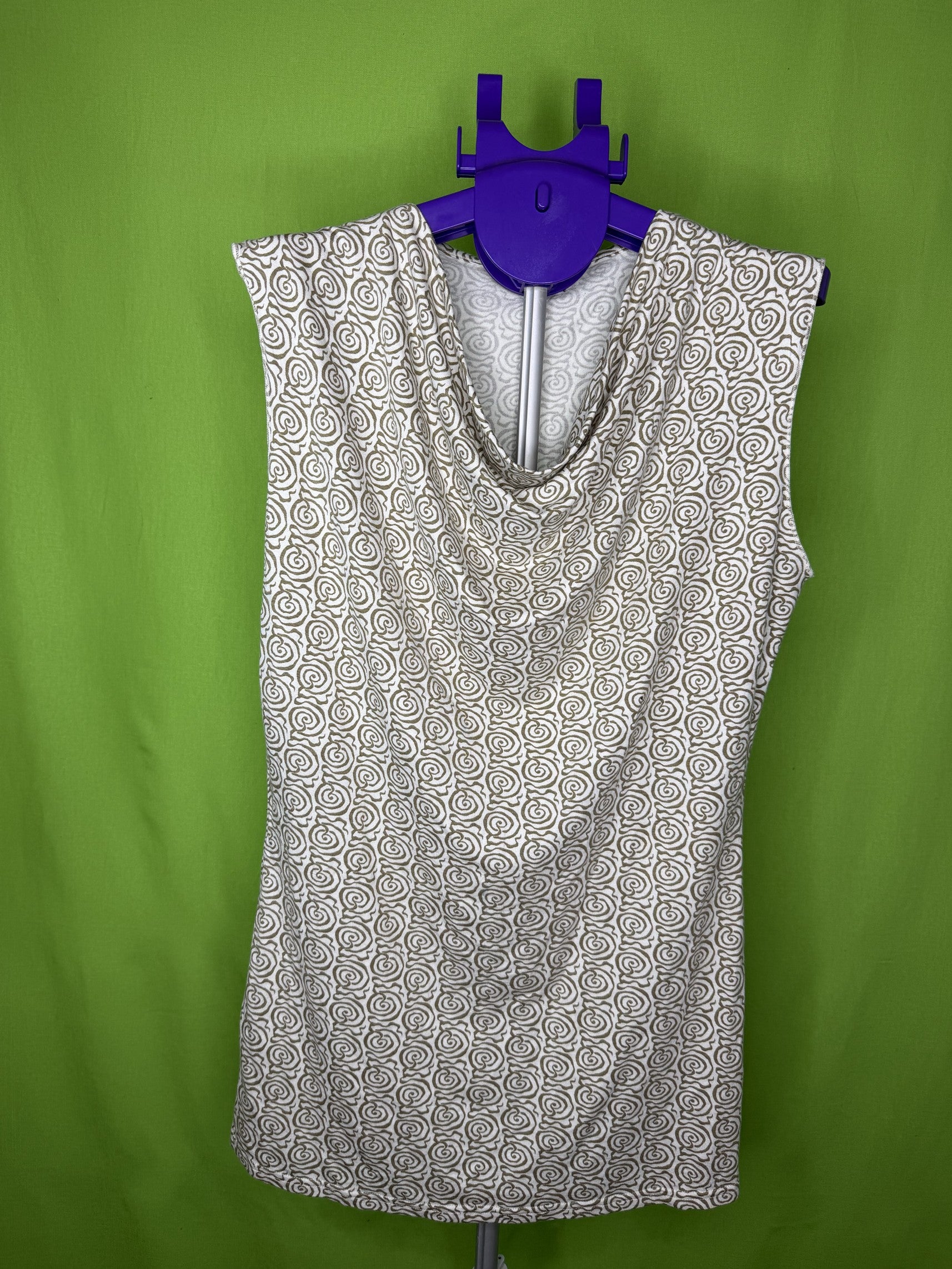 CL Essentials Fehér Spirálmintás Cowl Neck Top