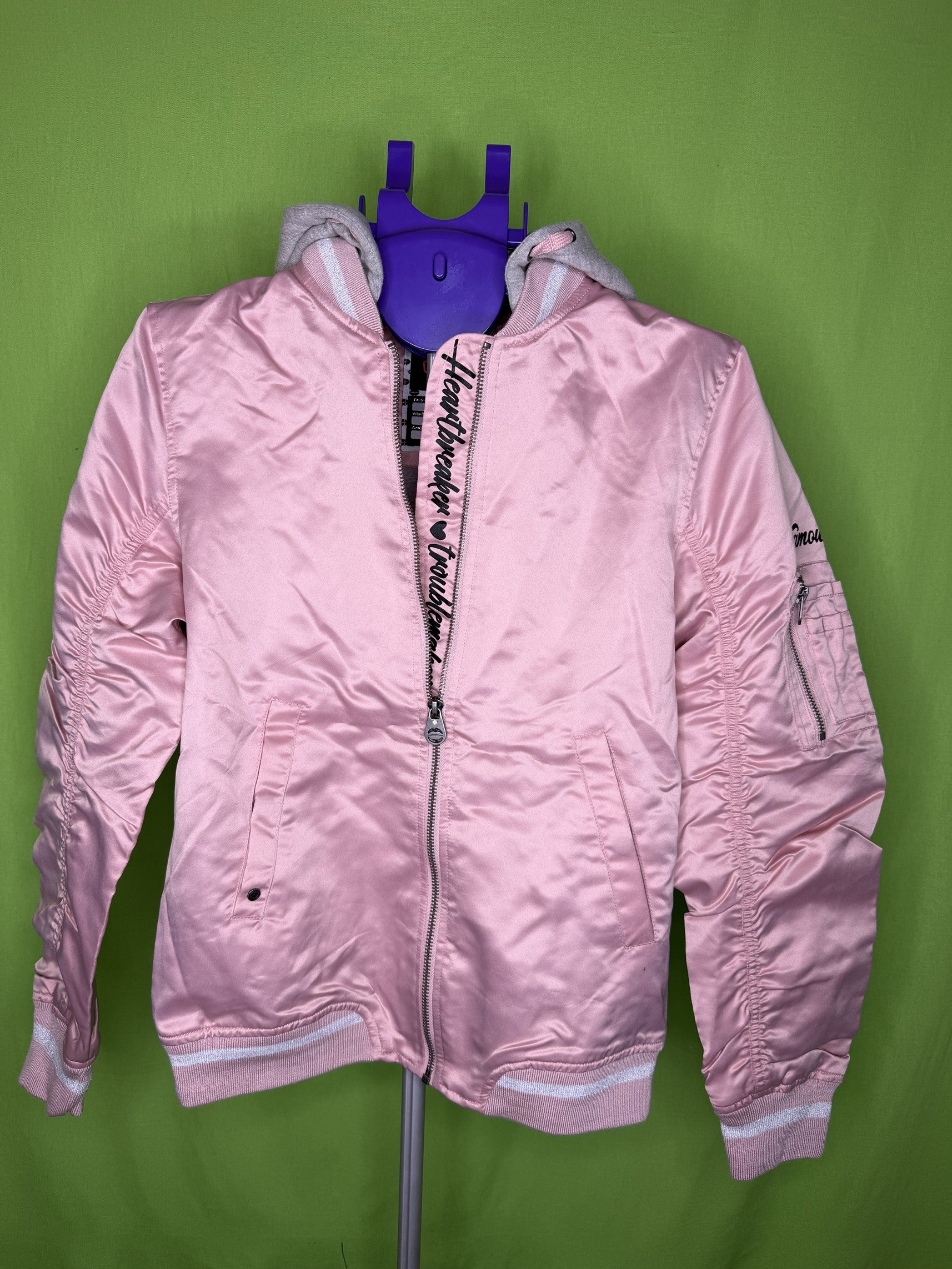 Famous Heartbreaker Troublemaker Bomber Dzseki – Rózsaszín | 170-176
