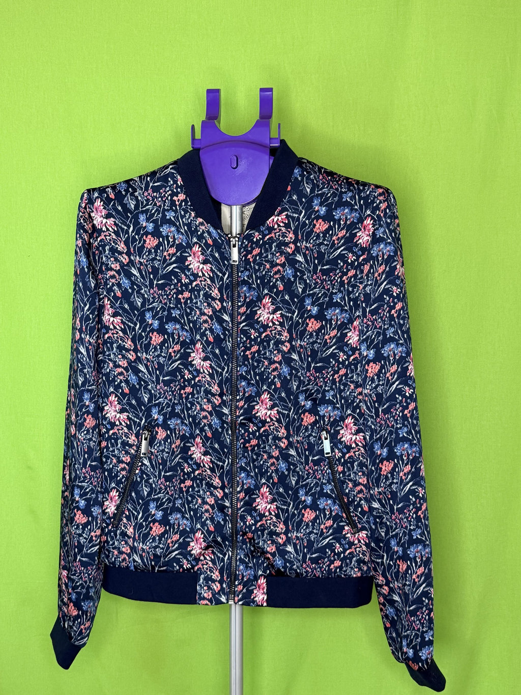Esprit Virágos Szatén Bomber Dzseki – Sötétkék | M