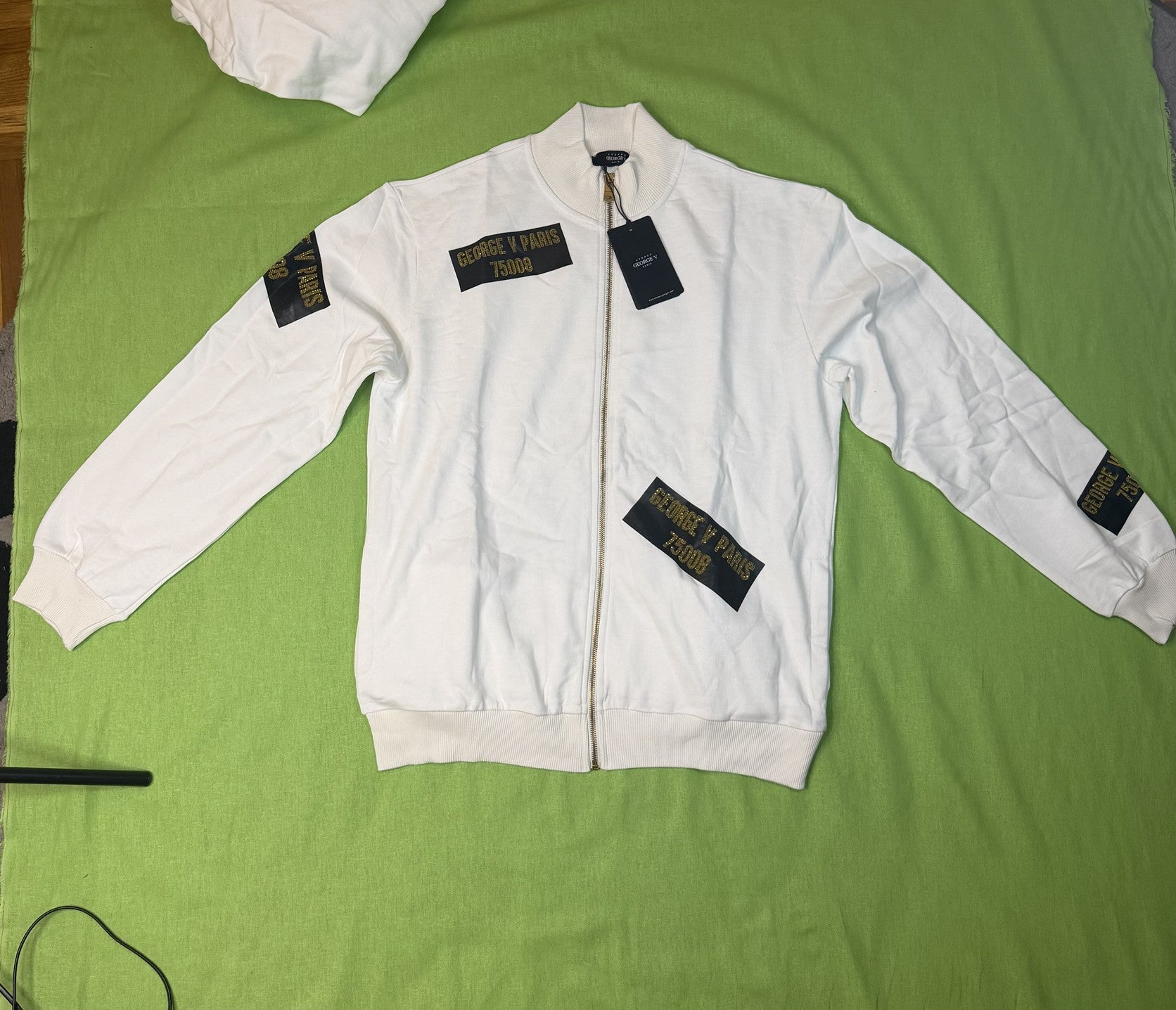 Avenue George V Paris Fehér-Arany Melegítő Szett – 3XL