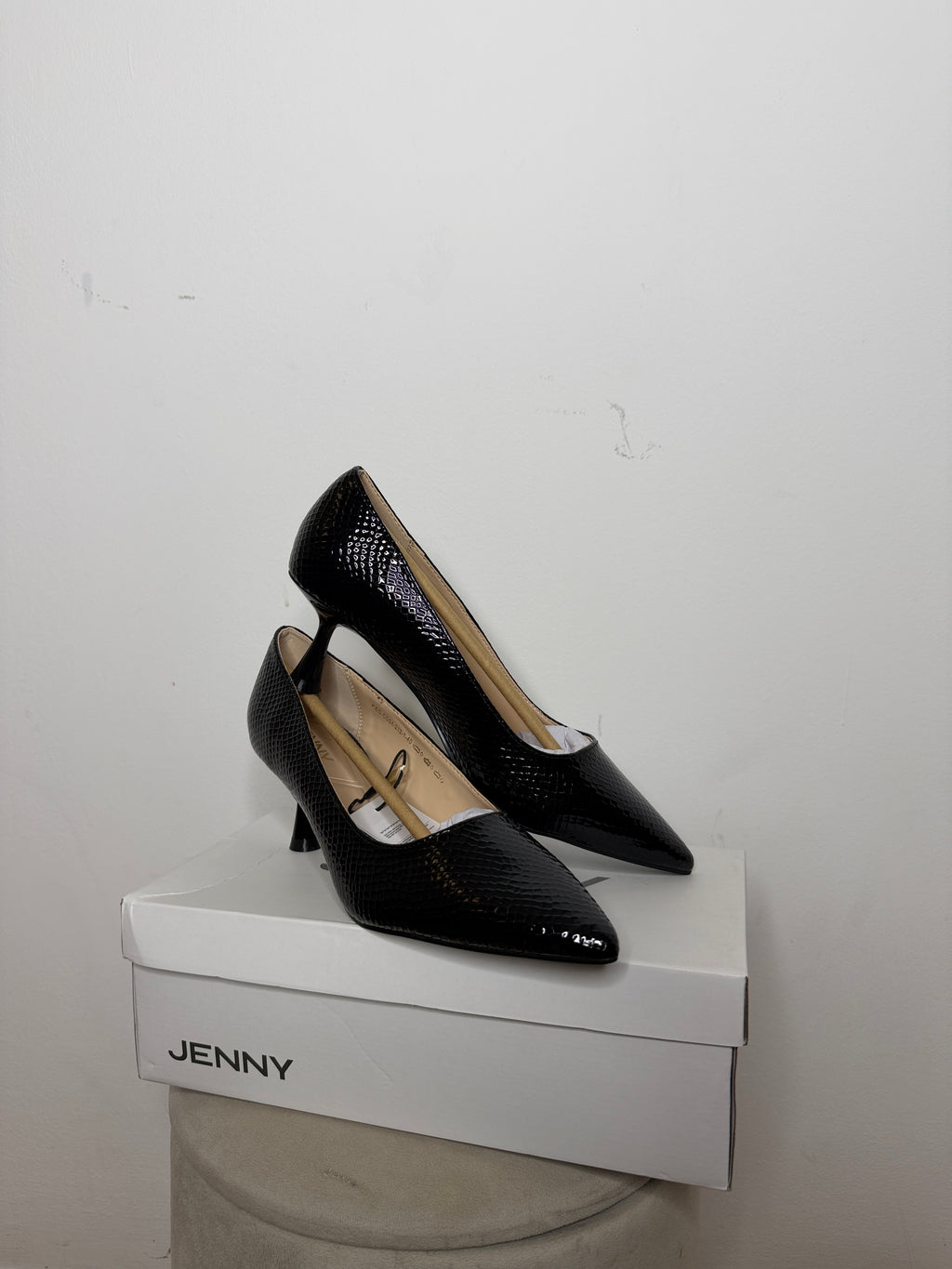 Jenny Fairy Black Arnica fekete női alkalmi cipő, EU 40 – új, dobozos
