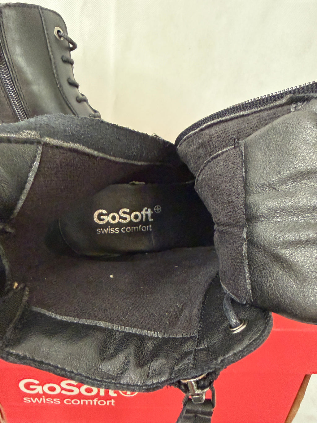 GoSoft fekete, fűzős női bakancs – 38