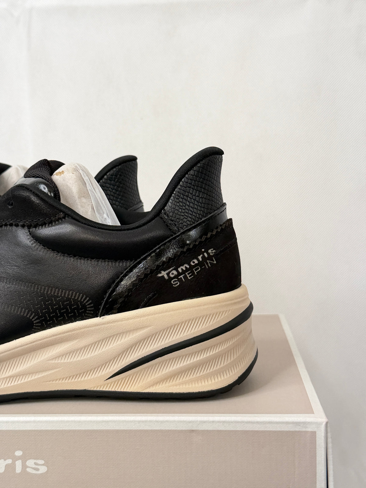 Tamaris Step-In fekete női sportcipő – 38