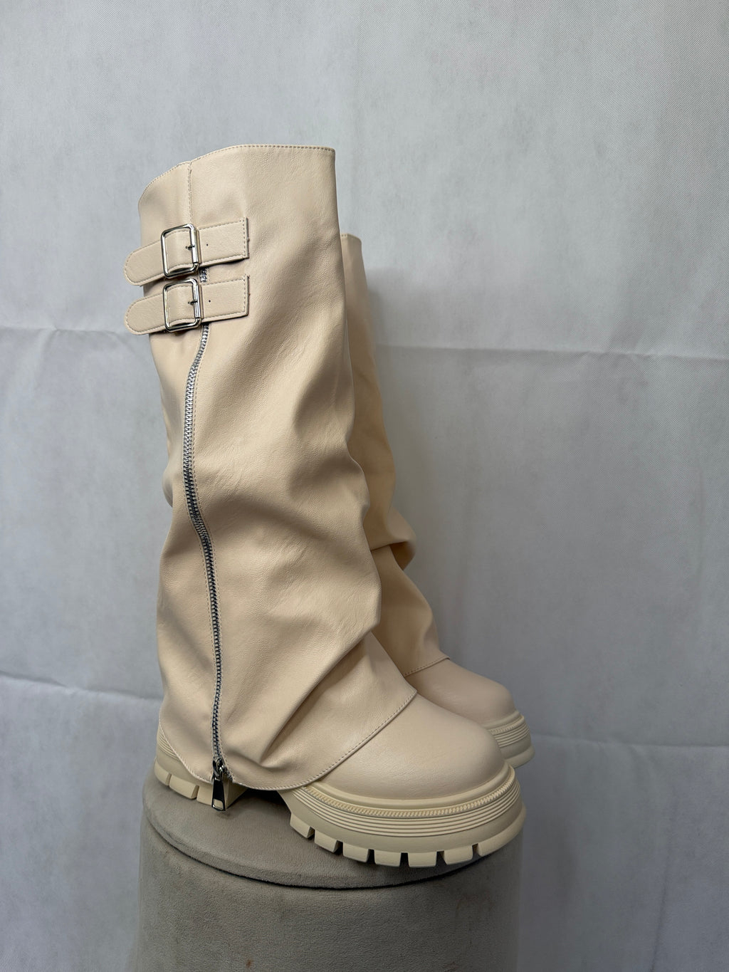 SHEIN bézs, csatos női csizma – 38