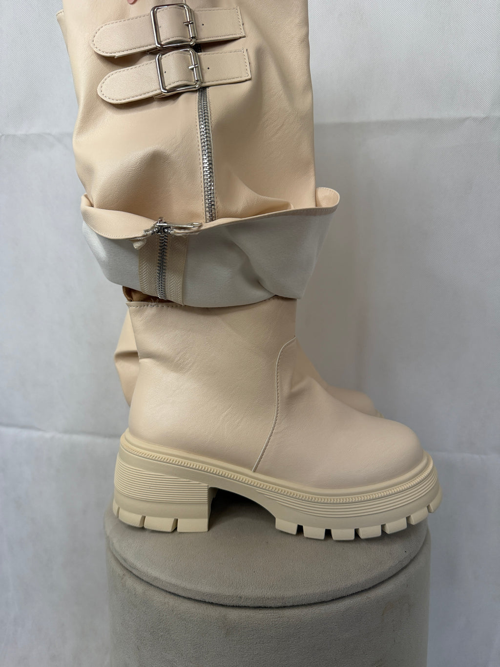 SHEIN bézs, csatos női csizma – 38