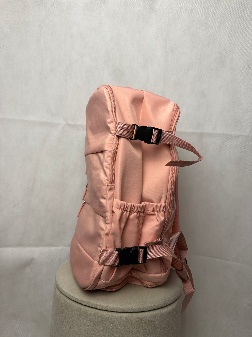 Púderrózsaszín női hátizsák – többzsebes
