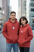 GANT Archive Shield Krém Hoodie – unisex páros nézet