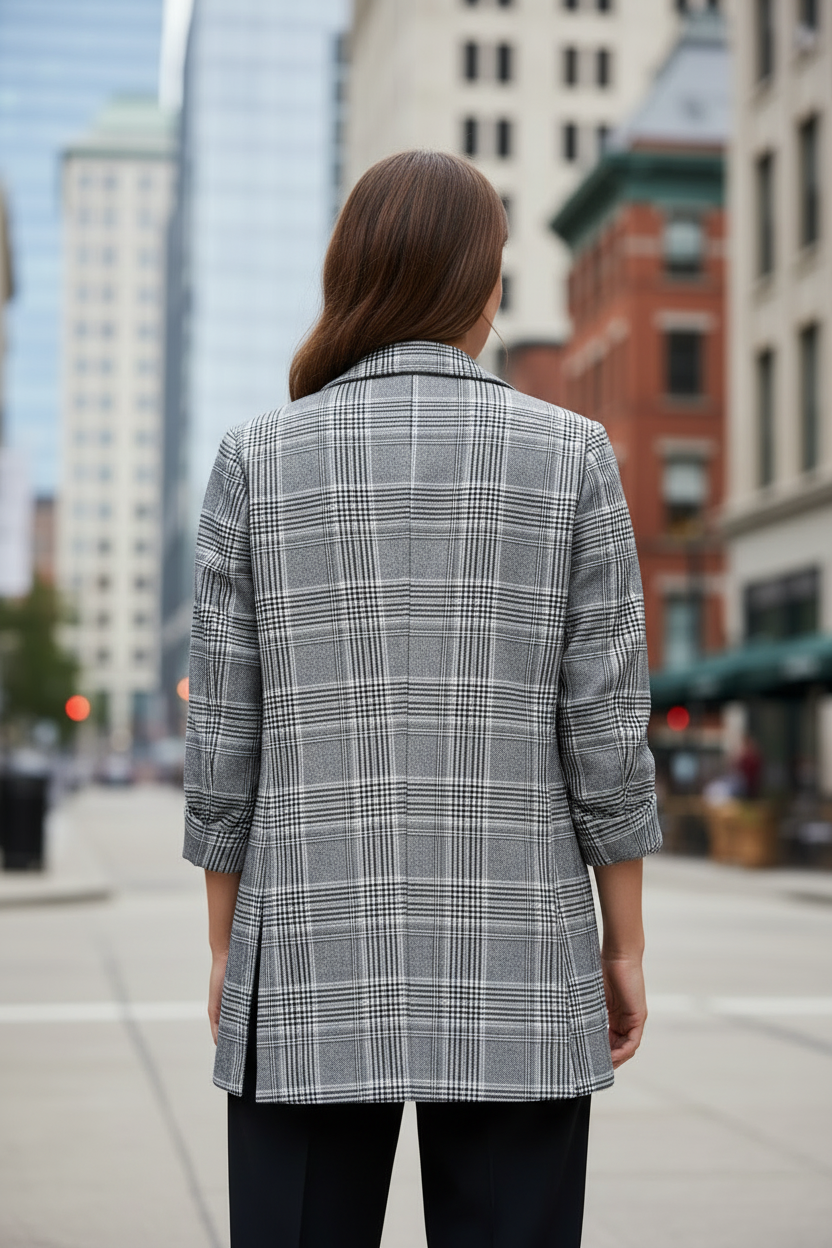 USED - Pull & Bear Glen Plaid blazer - utcai hátulnézet (AI generált)