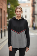 Női hoodie – elöl nézet, modellen