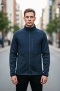 Férfi softshell dzseki – elöl nézet, modellen